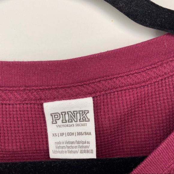 ⭐️2/$35⭐️ Victoria’s Secret PINK Maroon Long Sleeve Waffle Knit Top - Picture 6 of 7
